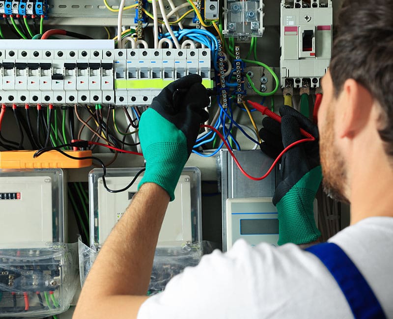 Interventi-di-idraulica-o-impianti-elettrici