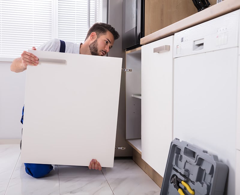 Montatori-esperti-per-arredi-su-misura