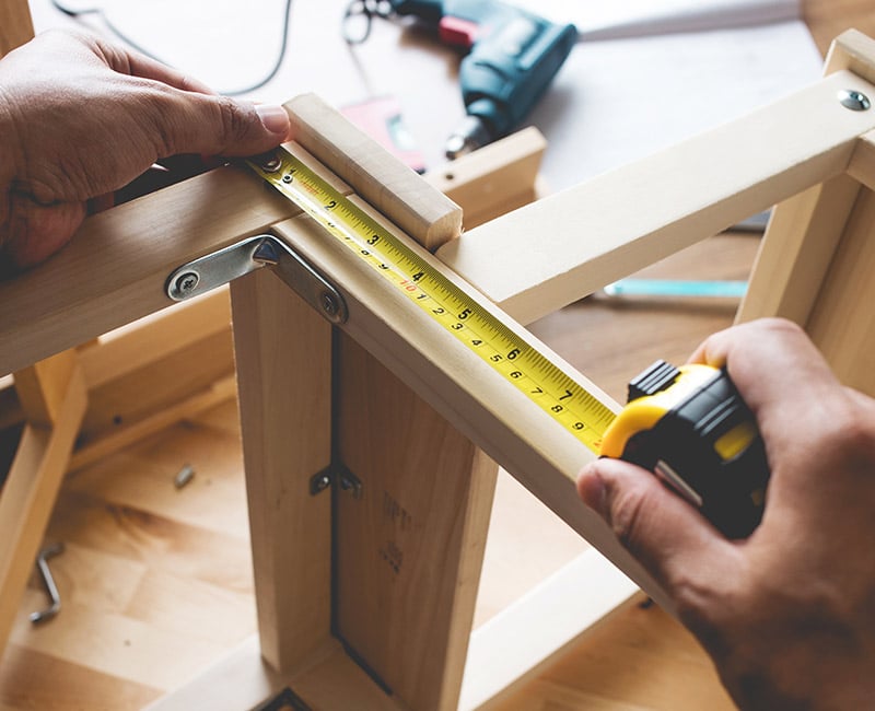 Servizio-di-montagio-con-modifiche-e-adattamento-mobili-milano-monza-brianza